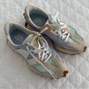 Women’s New Balance 327 sneakers
